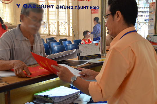 [-]Sổ[-]đỏ[-]không[-]buộc[-]ghi[-]tên[-]tất[-]cả[-]thành[-]viên